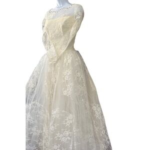 Vintage 50s Lace Wedding Gown Illusion Bodice Button Back Romantic Bridal
